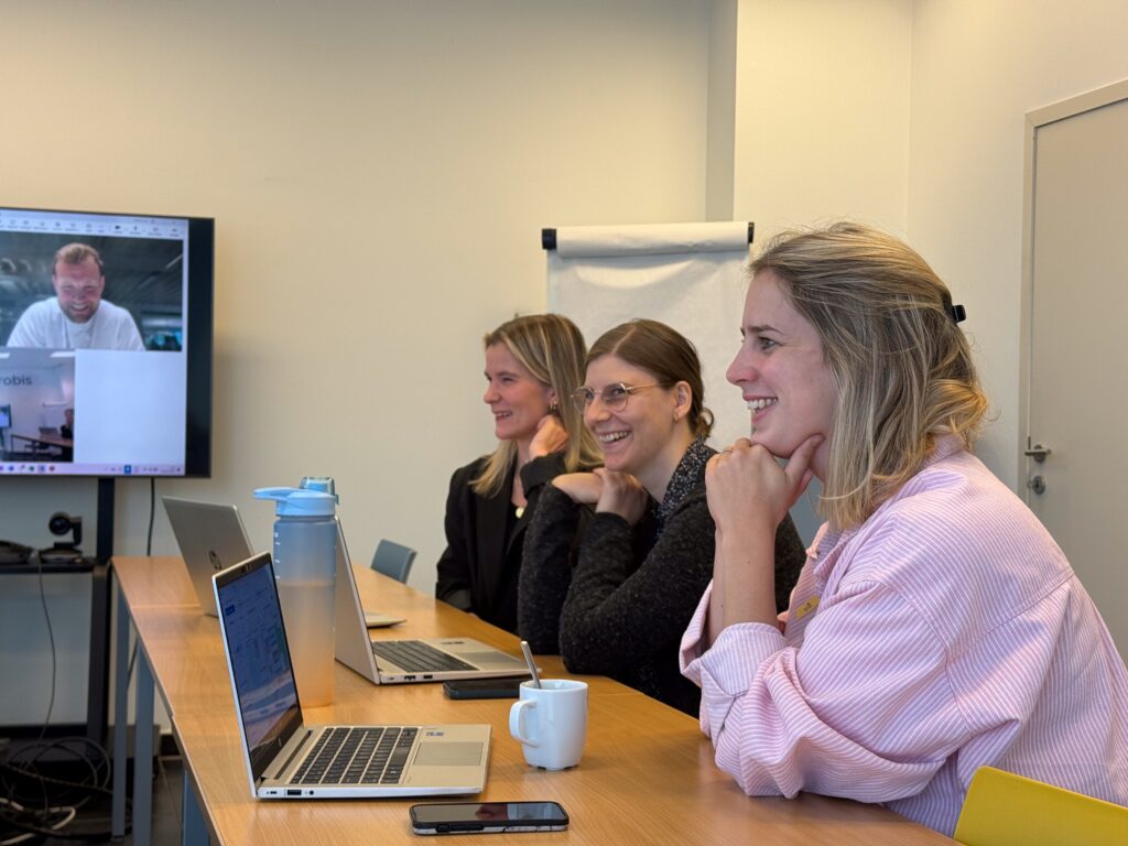 Collega's aan tafel